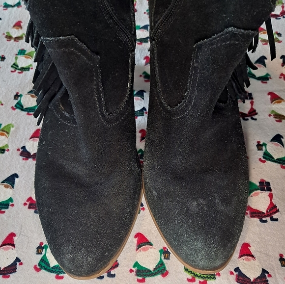 Stylish distressed black suede Steve Madden fringe booties, 10 - Picture 6 of 12